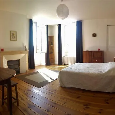 Le Point Du Jour * Saint-Savin (Vienne)